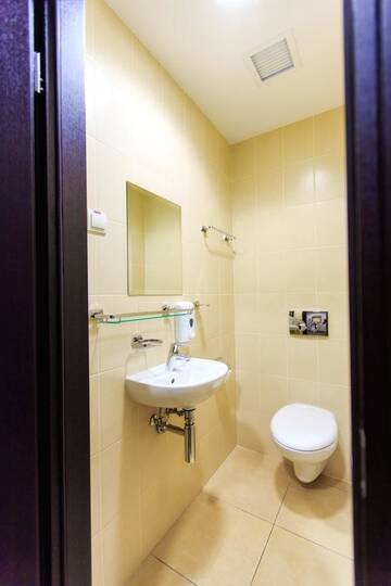 Фото номера Трехместный номер с душем Отель 7 Days City Hotel г. Днепр 11