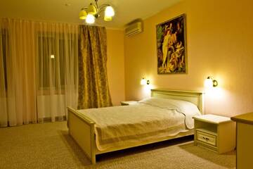 Фото номера Стандартный двухместный номер с 1 кроватью Отель Veles Hotel г. Днепр 2