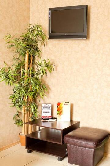Фото номера Двухместный номер с 2 отдельными кроватями Отель Hotel 8th Mile г. Днепр 7