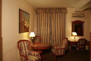 Фото номера Люкс Отель Hotel Academy г. Днепр 7