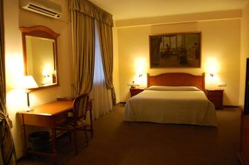Фото номера Люкс Отель Hotel Academy г. Днепр 5
