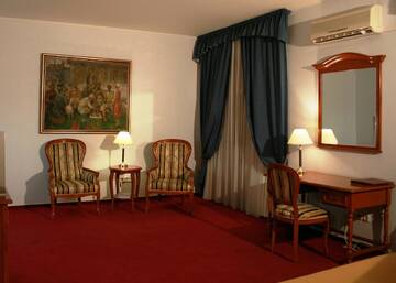 Фото номера Улучшенный двухместный номер с 1 кроватью Отель Hotel Academy г. Днепр 5