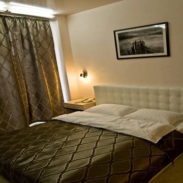 Фото номера Стандартный двухместный номер с 1 кроватью и балконом Отель Staybridge Mini-Hotel in Most City PANORAMIC RIVER VIEW г. Днепр 15