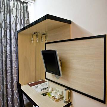 Фото номера Стандартный двухместный номер с 1 кроватью и балконом Отель Staybridge Mini-Hotel in Most City PANORAMIC RIVER VIEW г. Днепр 37
