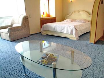 Фото номера Апартаменты-студио Апартаменты Apartment in the center with a nice view г. Днепр 29