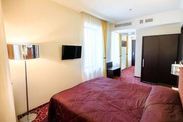 Фото номера Бюджетный двухместный номер с 1 кроватью Отель Menorah Hotel г. Днепр 3