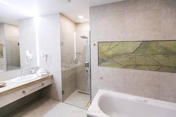 Фото номера Люкс Отель Bon Hotel г. Днепр 15