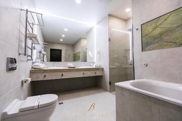 Фото номера Люкс Отель Bon Hotel г. Днепр 12