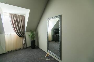 Фото номера Представительский люкс Отель Bon Hotel г. Днепр 10