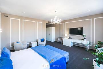 Фото номера Полулюкс Делюкс Отель Bon Hotel г. Днепр 8