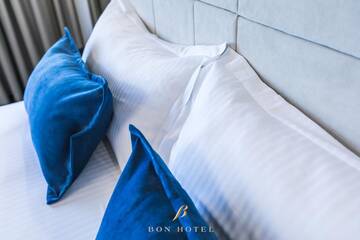 Фото номера Полулюкс Делюкс Отель Bon Hotel г. Днепр 3