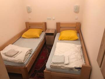 Фото номера Двухместный номер с 2 отдельными кроватями Хостелы Hata hostel г. Днепр 3