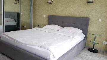 Фото номера Апартаменты с 1 спальней и балконом, вид на реку Апарт-отели Best Apartments in Most City г. Днепр 8