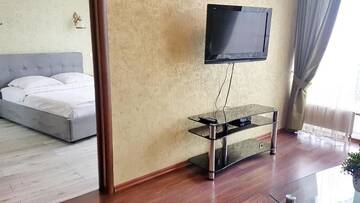 Фото номера Апартаменты с 1 спальней и балконом, вид на реку Апарт-отели Best Apartments in Most City г. Днепр 11