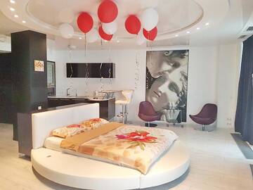 Фото номера Апартаменты в пентхаусе Апарт-отели Best Apartments in Most City г. Днепр 2
