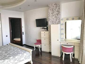 Фото номера Апартаменты с 2 спальнями, балконом и видом на реку Апарт-отели Most City Apart-Hotel г. Днепр 11