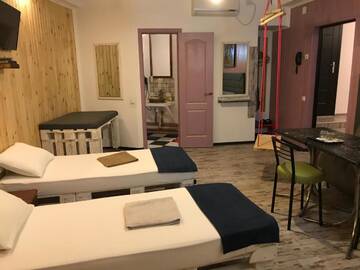 Фото номера Бюджетный трехместный номер Отель Mamba Hotel г. Днепр 11