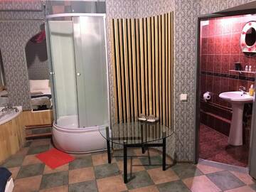 Фото номера Номер с кроватью размера &quot;king-size&quot; и гидромассажной ванной Отель Mamba Hotel г. Днепр 17