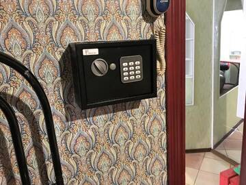 Фото номера Номер с кроватью размера &quot;king-size&quot; и гидромассажной ванной Отель Mamba Hotel г. Днепр 18