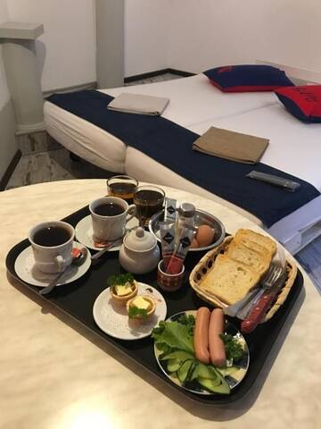 Фото номера Номер с кроватью размера &quot;king-size&quot; и гидромассажной ванной Отель Mamba Hotel г. Днепр 24
