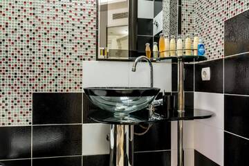 Фото номера Апартаменты с 1 спальней Апартаменты Cozy Apartment in Most City Center г. Днепр 15