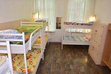 Фото номера Общий десятиместный номер для мужчин и женщин Хостелы Vishnya Hostel г. Днепр 4