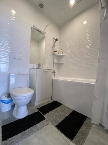Фото номера Роскошный четырехместный номер Апартаменты Soul City Apart Hotel г. Днепр 4