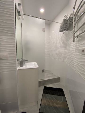 Фото номера Улучшенный четырехместный номер Апартаменты Soul City Apart Hotel г. Днепр 4