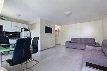 Фото номера Апартаменты с 2 спальнями Апартаменты Lux 2-bedroom Most City area Center, spa bath г. Днепр 8