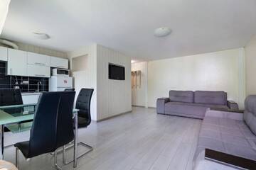 Фото номера Апартаменты с 2 спальнями Апартаменты Lux 2-bedroom Most City area Center, spa bath г. Днепр 26