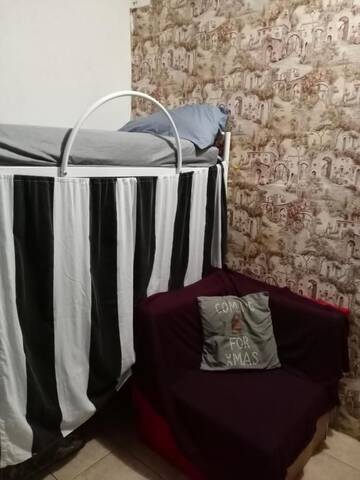 Фото номера Спальное место на двухъярусной кровати в общем номере для мужчин Хостелы Mr.Хаус г. Днепр 2