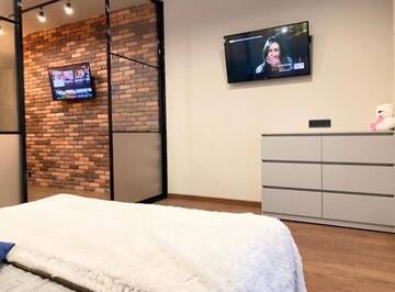 Фото номера Апартаменты с 2 спальнями Апартаменты Downtown Cosy apartment with Spa Bath г. Днепр 44