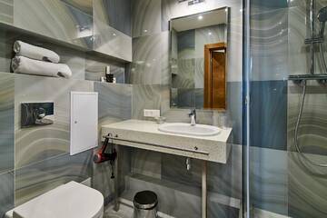 Фото номера Двухместный номер с 2 отдельными кроватями Отель Light Hotel г. Днепр 3