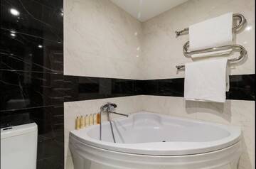 Фото номера Апартаменты с 2 спальнями Апартаменты Luxury 2-bedroom Most City Area, center г. Днепр 22